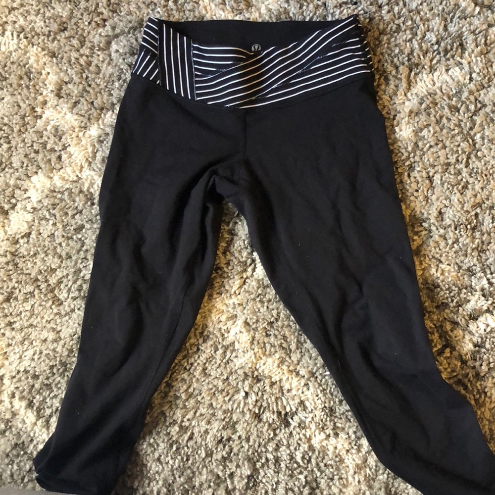 Cropped lulu size 6 leggings